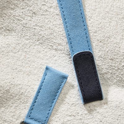 <span class="cat_name">Velcro Watch strap</span><br><span class="material_name">Technical fabric</span><br><span class="color_name">Sky Blue</span>